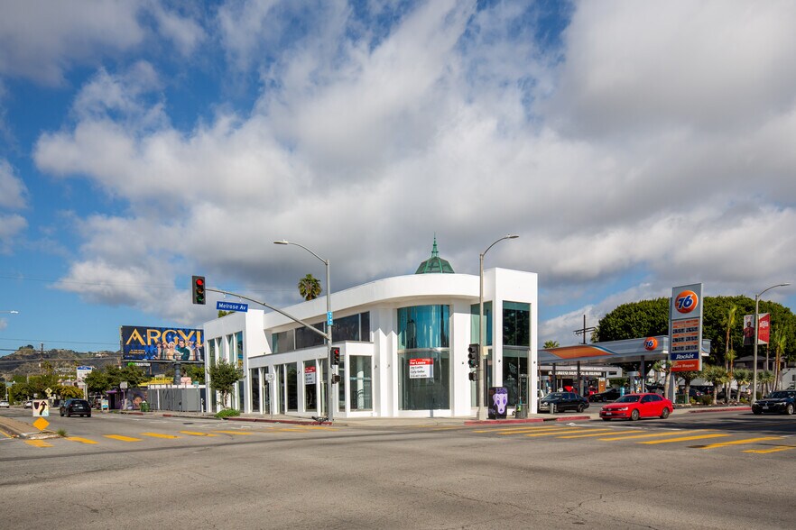 700 N Fairfax Ave, Los Angeles, CA à louer - Photo du bâtiment - Image 2 de 7