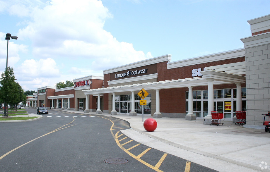 1095 Kennedy Rd, Windsor, CT for lease - Primary Photo - Image 1 of 11