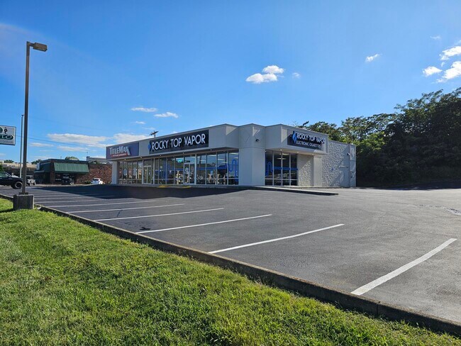 Plus de détails pour 2617 N Roan St, Johnson City, TN - Commerce de détail à vendre