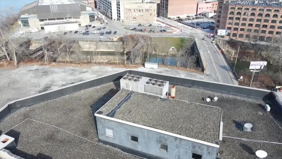 2001 Main St, Wheeling, WV à louer - Vidéo sur l’inscription commerciale - Image 2 de 11