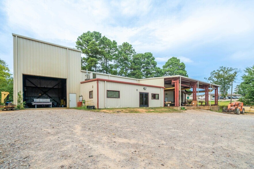 2426 Airport Rd, Hot Springs National Park, AR à vendre - Photo principale - Image 1 de 3