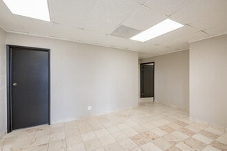 4323 N 12th St, Phoenix, AZ for lease Interior Photo- Image 2 of 7