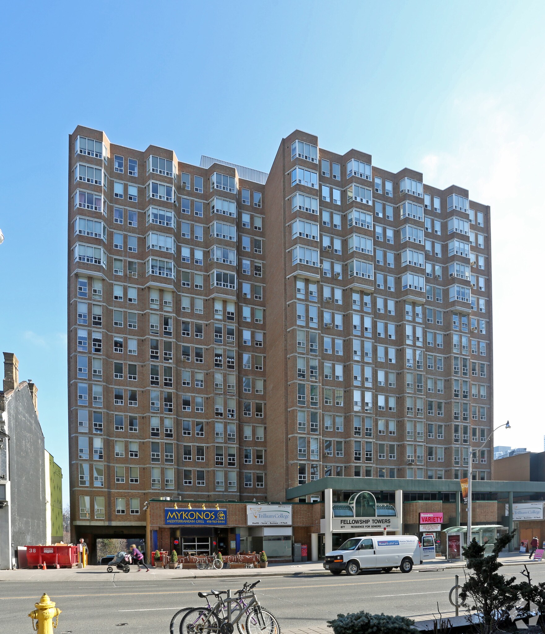 877 Yonge St, Toronto, ON à vendre Photo principale- Image 1 de 1