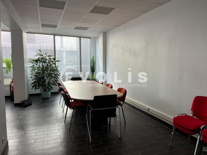 Office in Paris for sale - Building Photo - Image 1 of 13