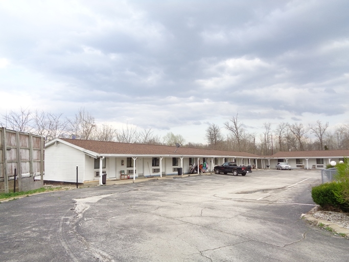 5708 Jade Rd, Kingdom City, MO for sale - Primary Photo - Image 1 of 1