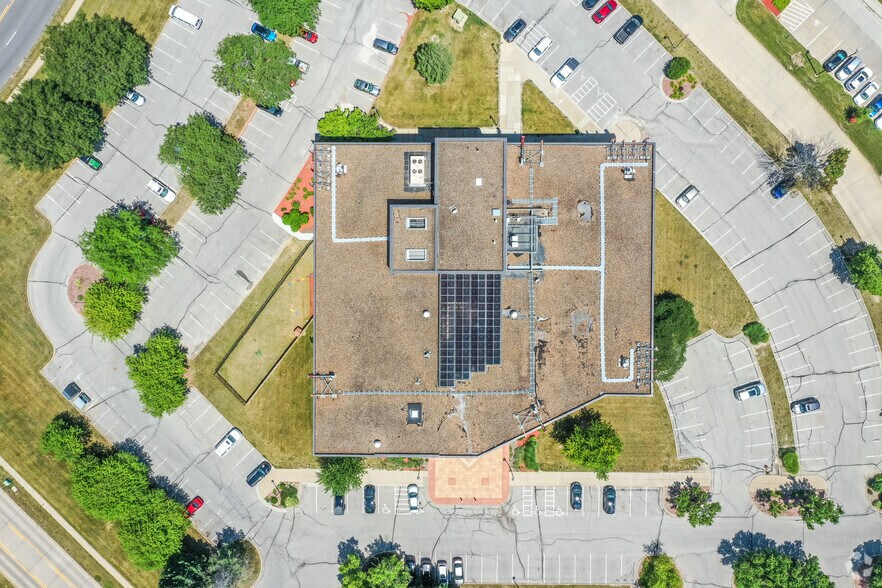 2700 Westown Pky, West Des Moines, IA à louer - Aérien - Image 2 de 7