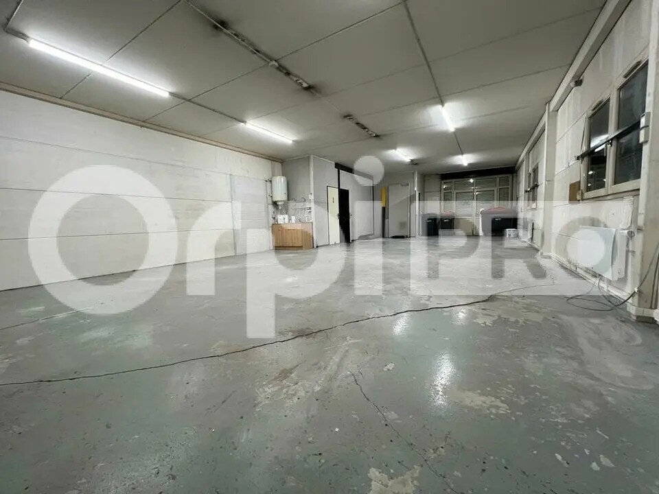 Flex in Champlan for lease Interior Photo- Image 1 of 8