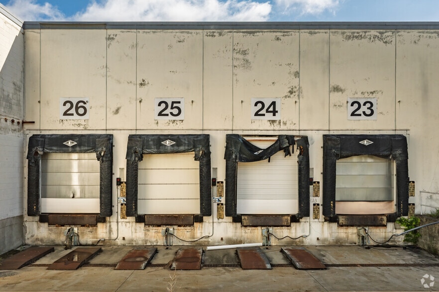 3811 Kimwell Dr, Winston-Salem, NC for sale - Building Photo - Image 3 of 15