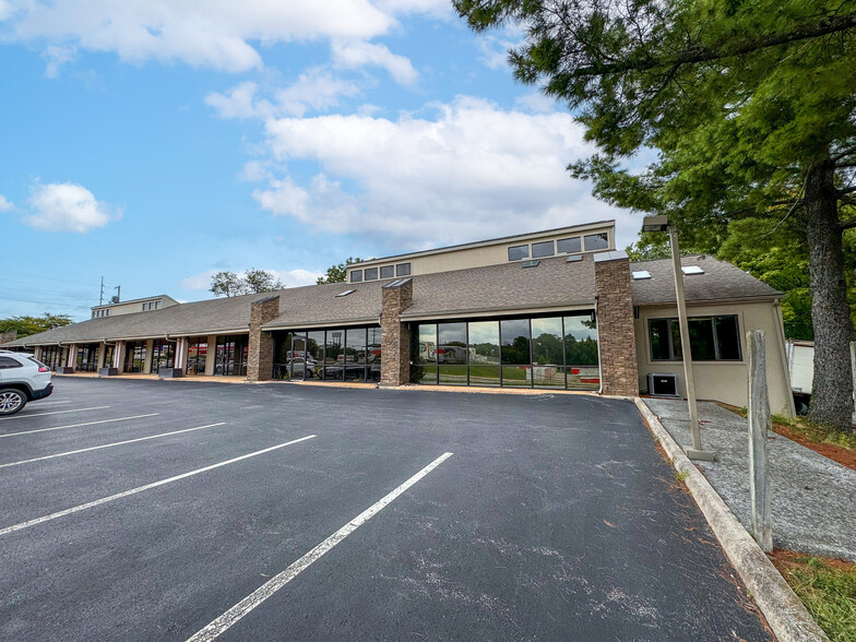 2840 Hershberger Rd NW, Roanoke, VA for lease - Building Photo - Image 2 of 11