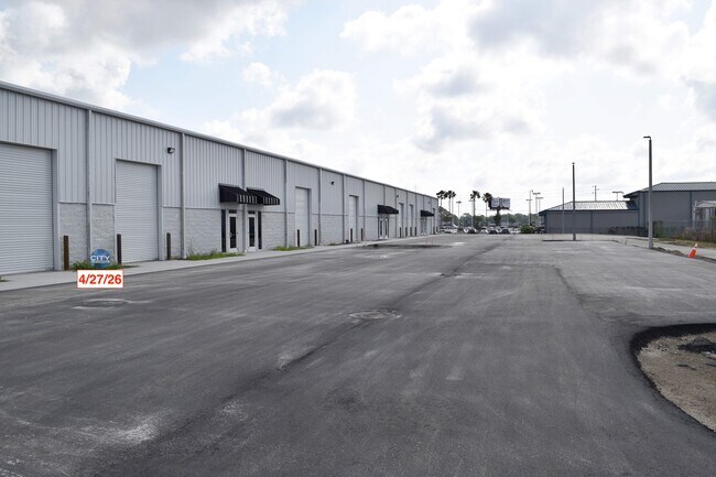 Plus de détails pour 137 Atlantic Dr, Maitland, FL - Industriel à louer