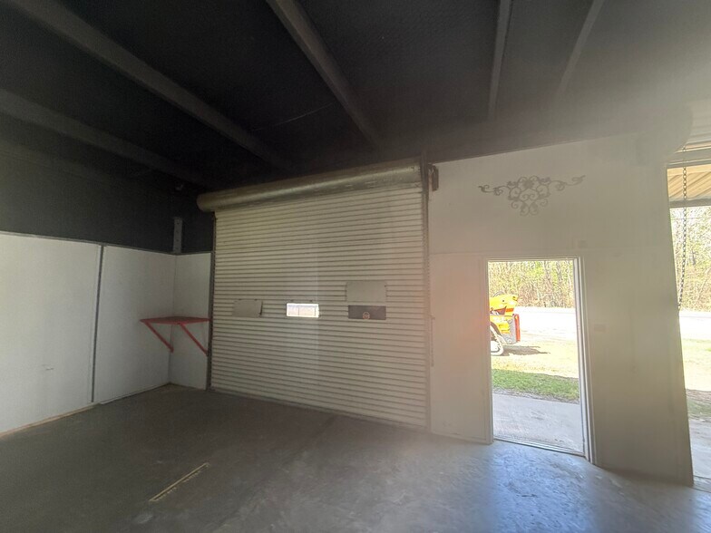 8212 N State Highway 19, Trinity, TX à louer - Photo intérieure - Image 3 de 13