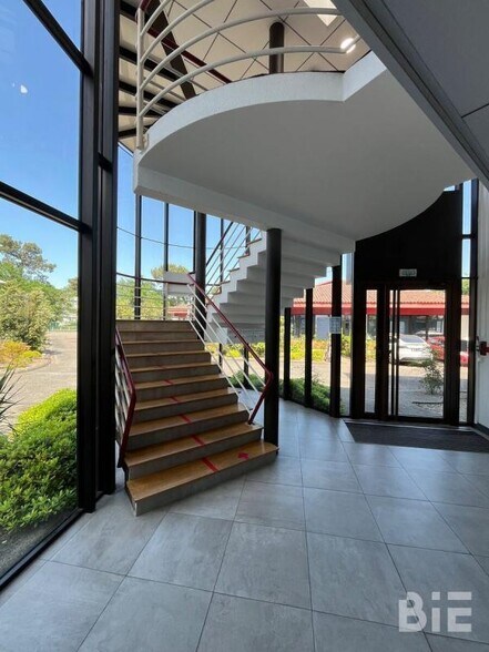 28 Avenue Ariane, Mérignac for lease - Lobby - Image 3 of 5