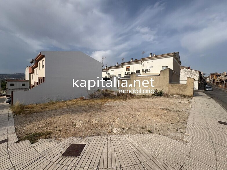 Carrer de San Roque, 102, La Llosa de Ranes, Valencia for sale - Building Photo - Image 3 of 5
