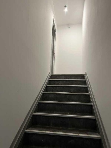 Bureau dans Garges-lès-Gonesse à louer - Photo du bâtiment - Image 3 de 4