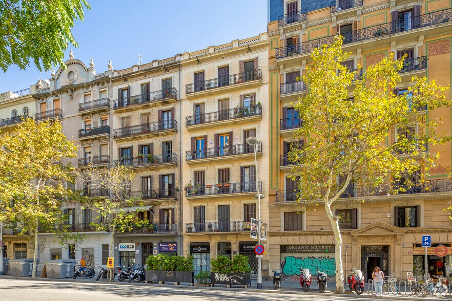 Carrer del Comte d'Urgell, 116, Barcelone, Barcelona à louer - Photo du bâtiment - Image 2 de 2