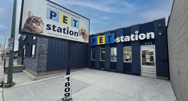 More details for 1809 Park St, Regina, SK - Retail for Sale