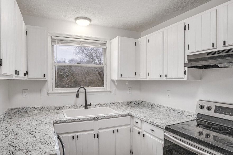 151 Covington Ln, Dickson, TN for sale - Building Photo - Image 3 of 59