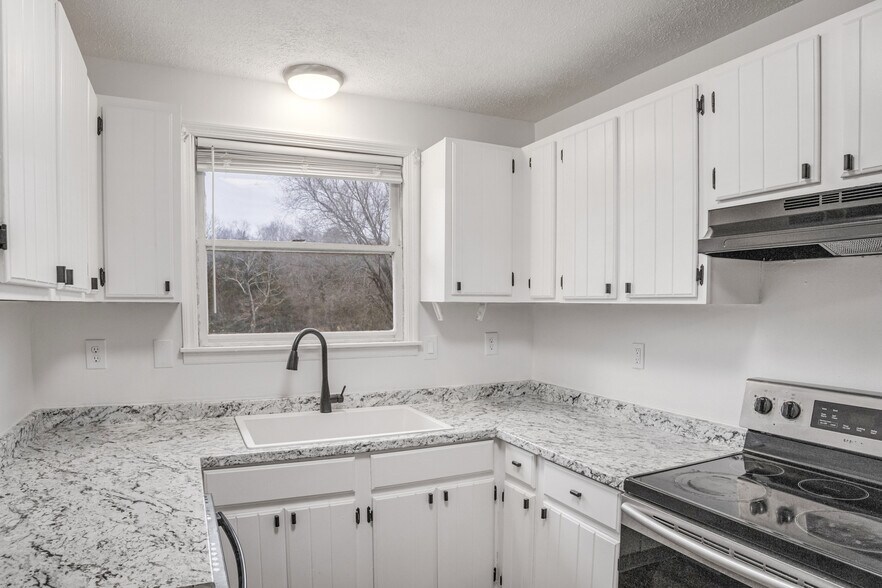 151 Covington Ln, Dickson, TN à vendre - Photo du bâtiment - Image 3 de 59