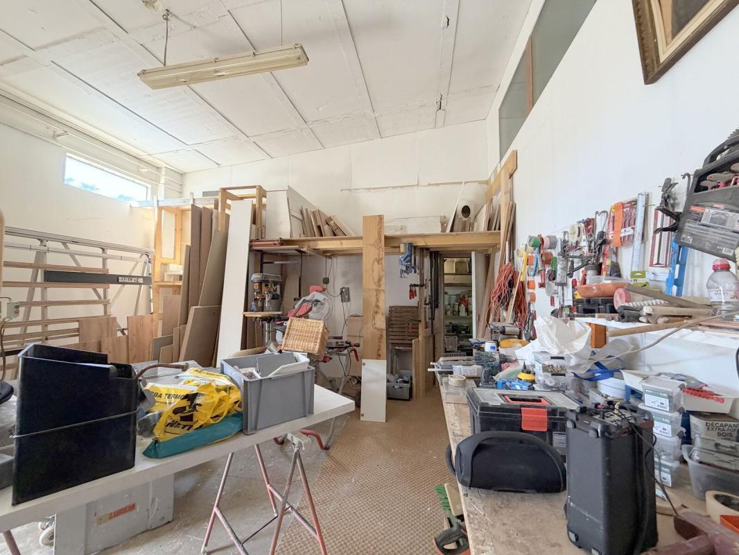 Flex in Houilles for lease Interior Photo- Image 1 of 12