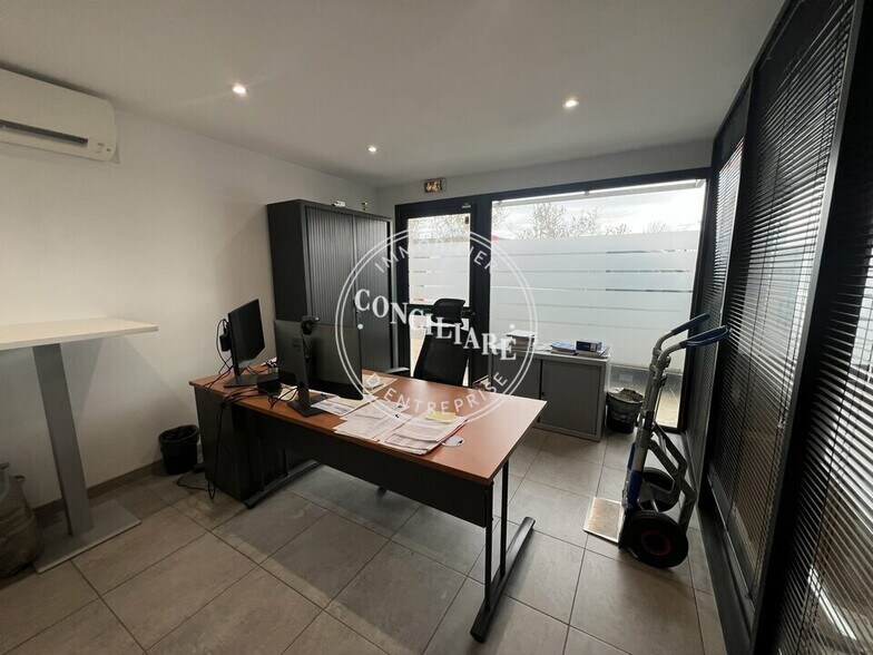 Retail in Plaisance Du Touch for lease - Interior Photo - Image 3 of 5