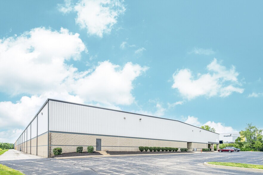 375 Northpointe Dr, Fairfield, OH à louer - Vidéo sur l’inscription commerciale - Image 3 de 21