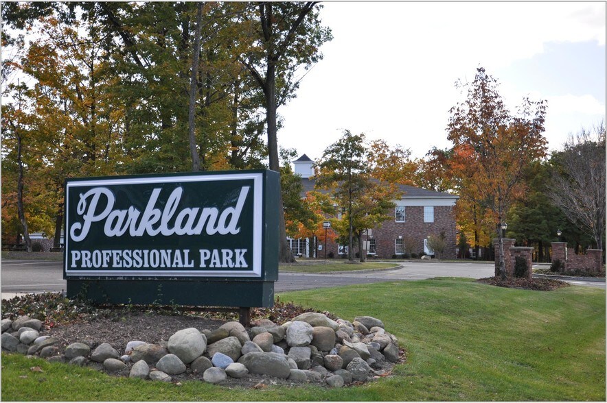 3045 Southwestern Blvd, Orchard Park, NY à louer - Photo du bâtiment - Image 2 de 15