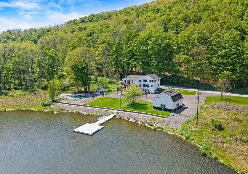 540 Pleasant Mount Dr, Forest City, PA à vendre - Photo du bâtiment - Image 3 de 5