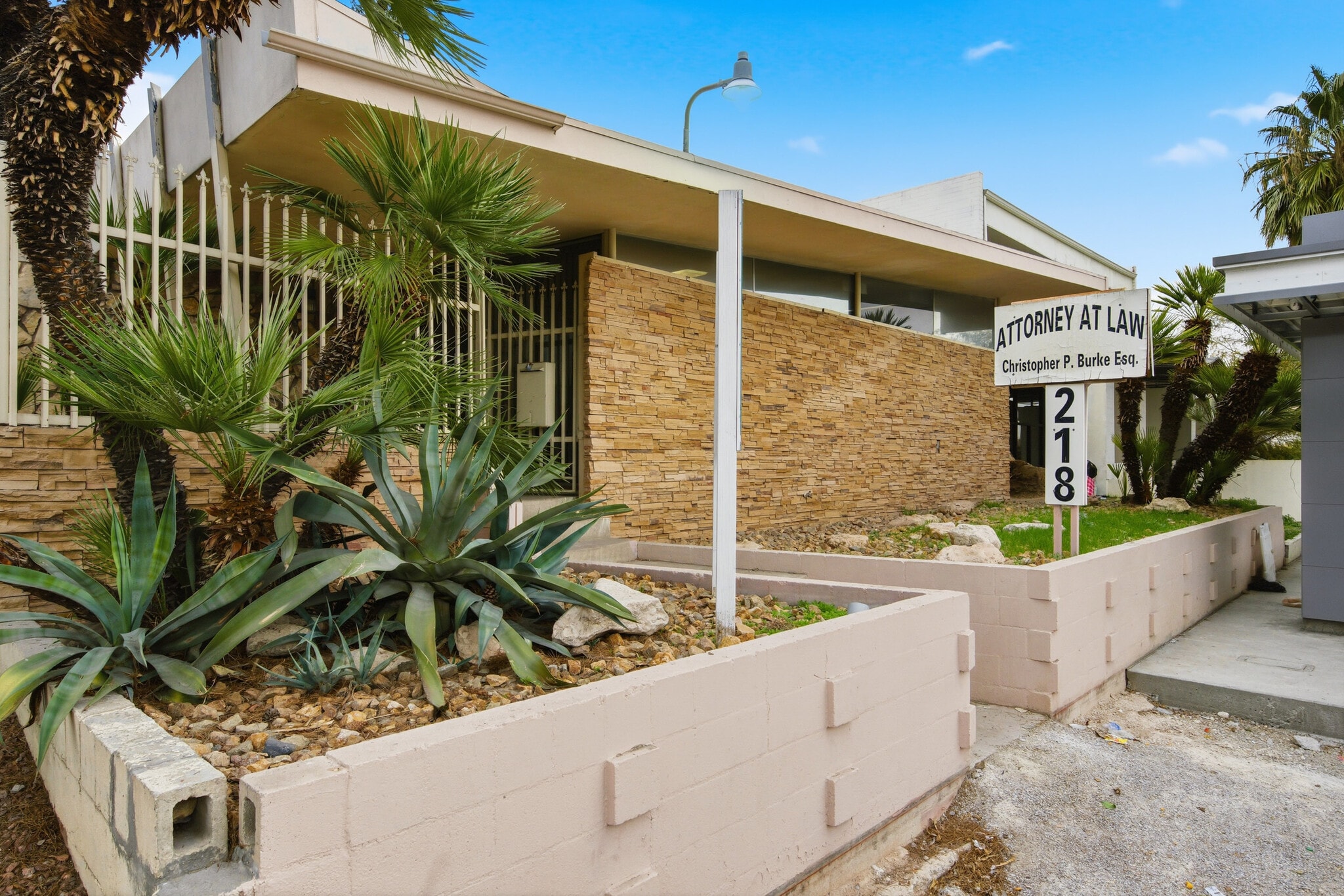 218 S Maryland Pky, Las Vegas, NV for sale Primary Photo- Image 1 of 11