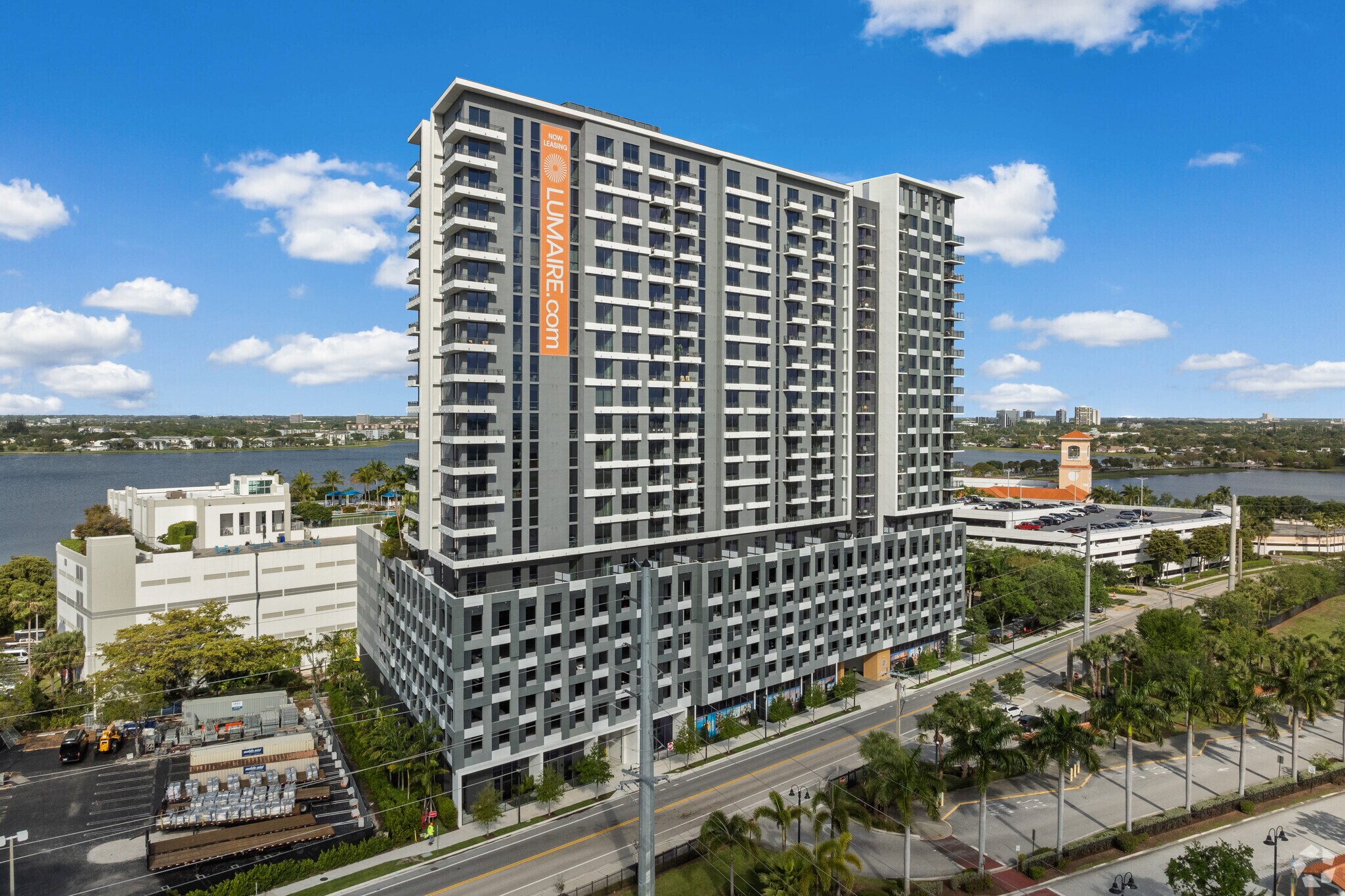 201 Clearwater Dr, West Palm Beach, FL à louer Photo principale- Image 1 de 18