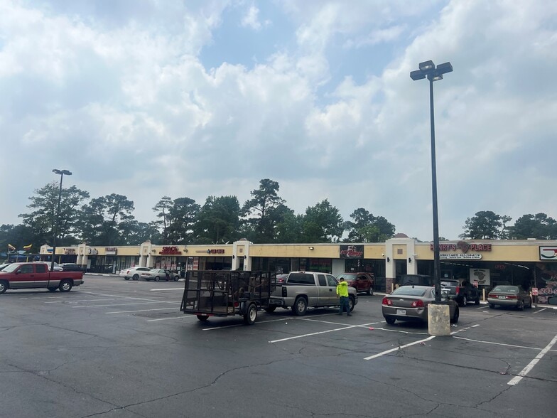 1020 W FM-1960, Houston, TX à louer - Photo du bâtiment - Image 2 de 4