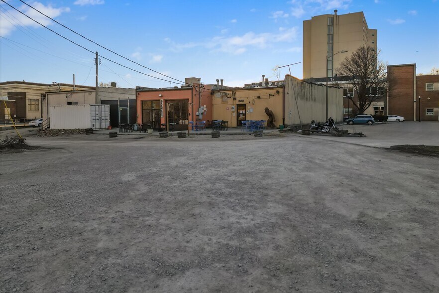 451 S Thompson Ave, Excelsior Springs, MO à vendre - Photo du bâtiment - Image 2 de 70