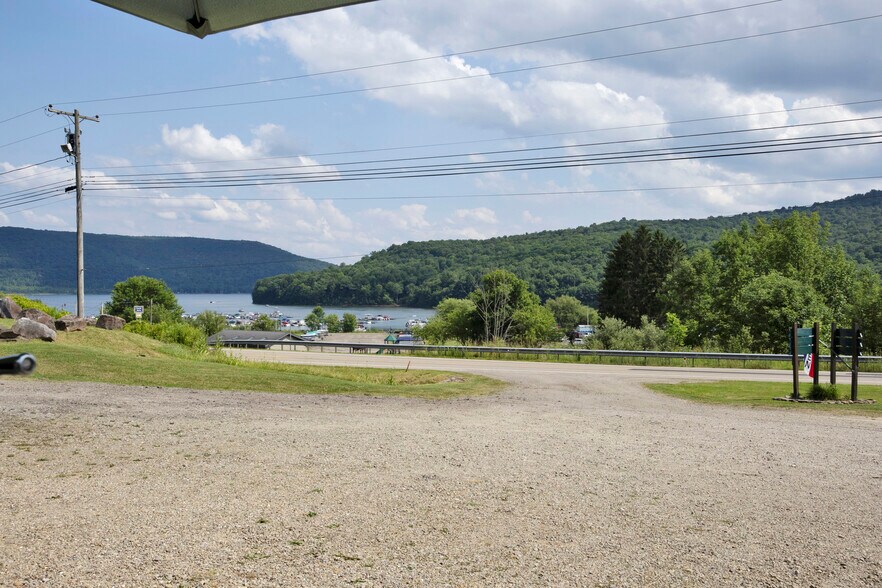 741 W Perimeter Rd, Frewsburg, NY for sale - Building Photo - Image 3 of 32