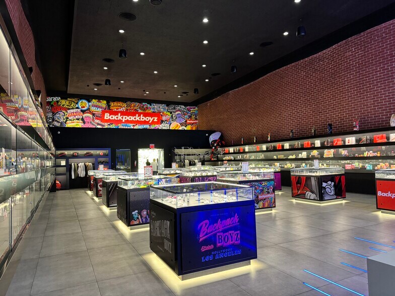 7677 W Sunset Blvd, Los Angeles, CA à louer - Photo intérieure - Image 3 de 30