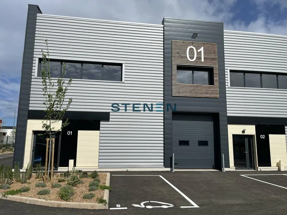 Flex in Brignoles for lease Building Photo- Image 1 of 26