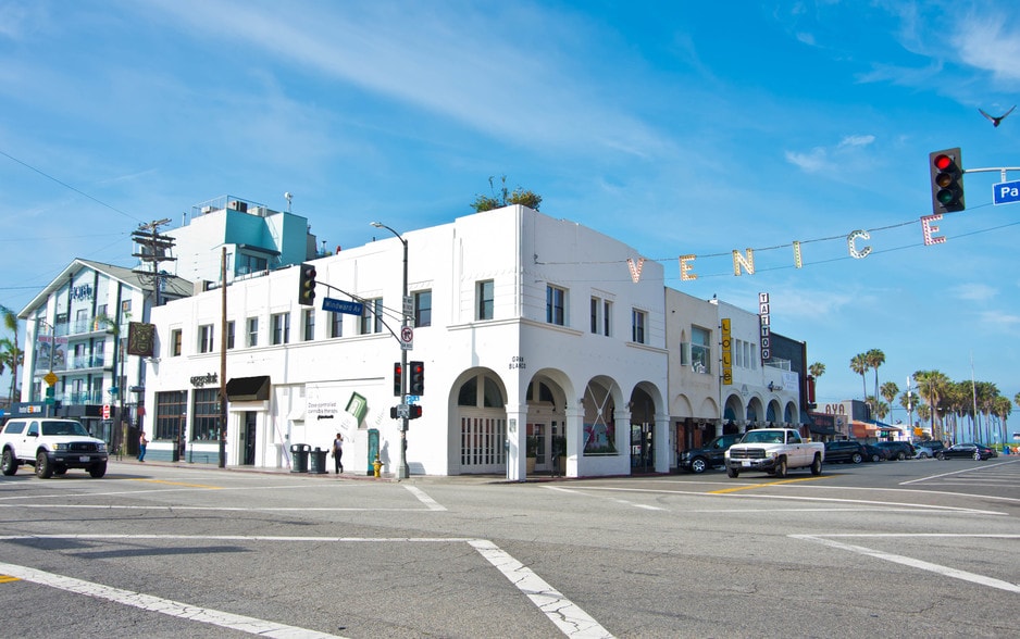80 Windward Ave, Venice, CA for lease - Primary Photo - Image 1 of 6