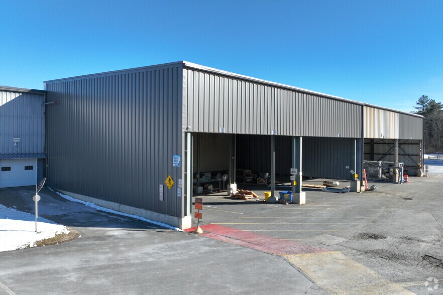 79 Monroe St, Amesbury, MA à vendre - Photo du bâtiment - Image 2 de 4