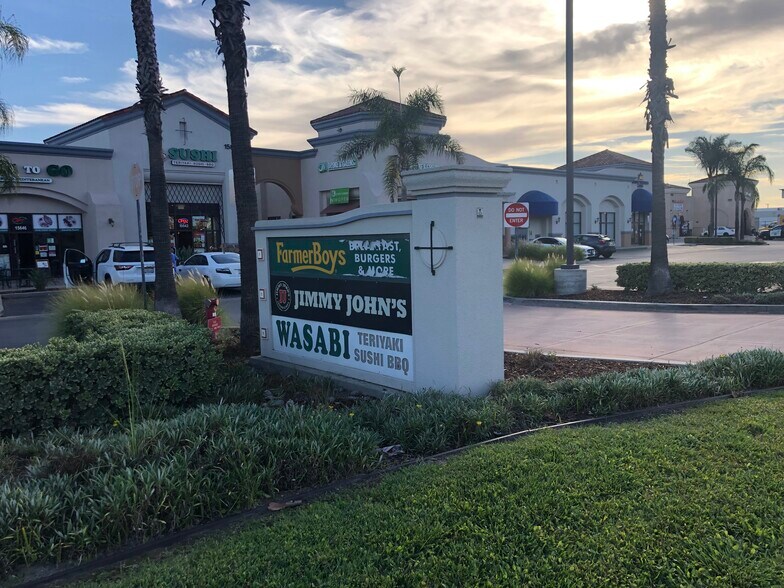 15622-15642 Arrow Hwy, Irwindale, CA à louer - Photo du bâtiment - Image 1 de 10