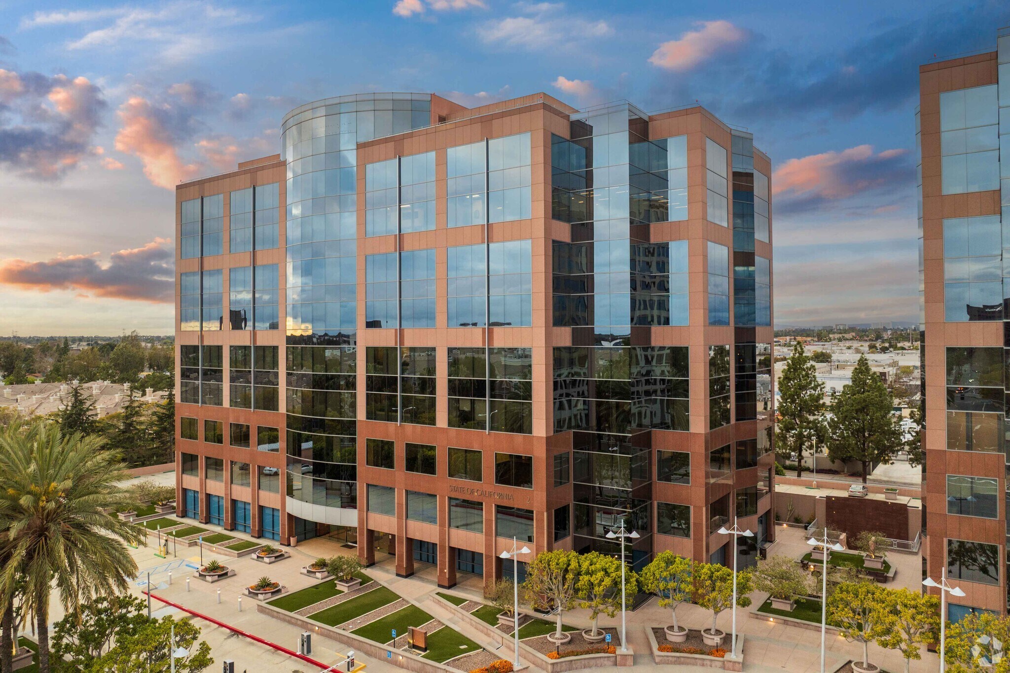 2 MacArthur Pl, Santa Ana, CA for lease Primary Photo- Image 1 of 6