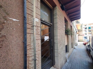 Plus de détails pour Multi-résidentiel à vendre