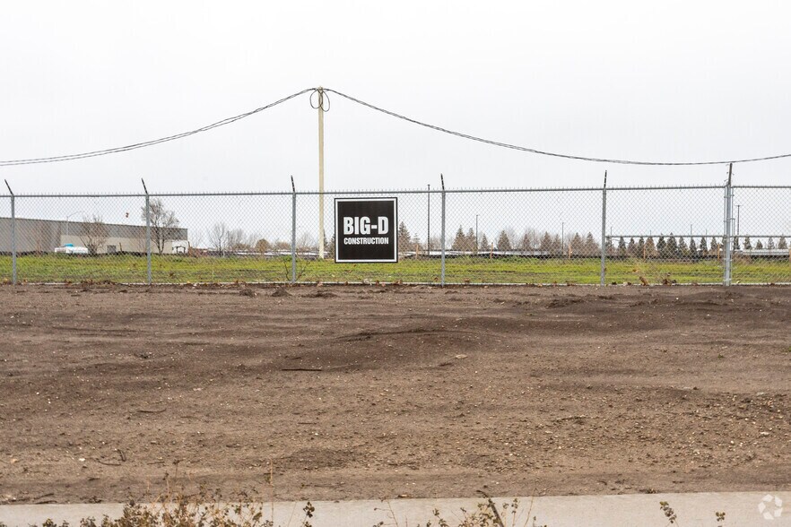 Arch Airport Rd, Stockton, CA à vendre - Photo du bâtiment - Image 2 de 3