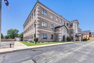 325 Reid St, De Pere, WI for lease Interior Photo- Image 2 of 29