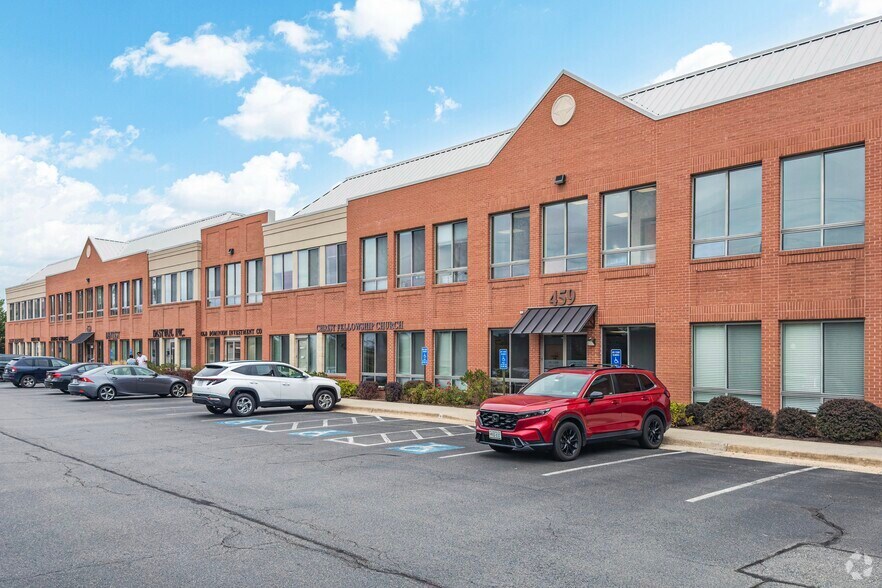 459 Herndon Pky, Herndon, VA à louer - Photo du bâtiment - Image 3 de 4