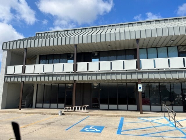 7040-7094 Read Blvd, New Orleans, LA à louer - Photo du bâtiment - Image 3 de 5