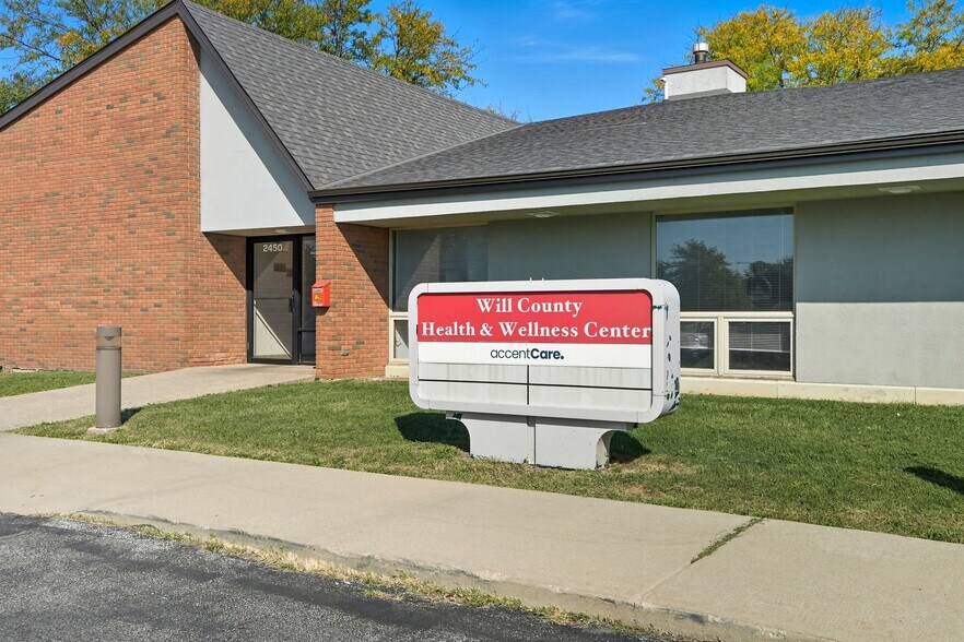 2450 Glenwood Ave, Joliet, IL à louer - Photo du bâtiment - Image 2 de 12