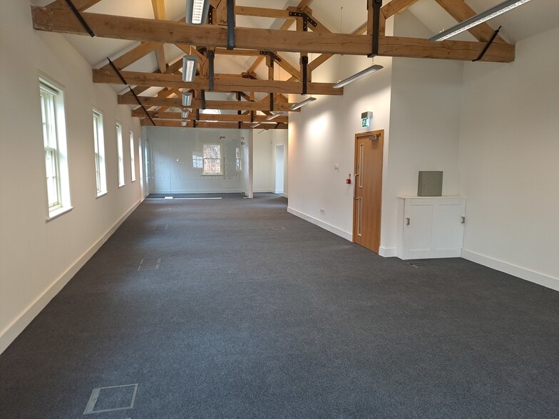 12-13 Arm And Sword Ln, Hatfield for lease - Building Photo - Image 2 of 10