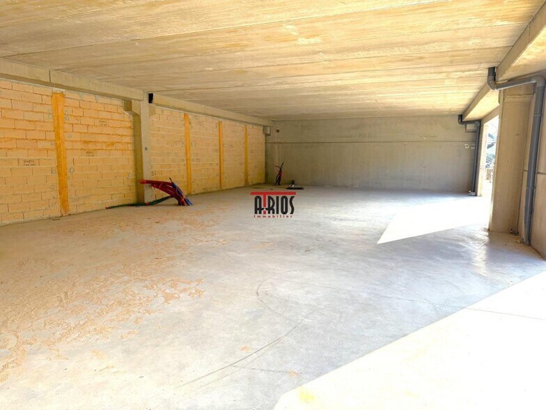 Office in Brignoles for lease - Interior Photo - Image 3 of 5