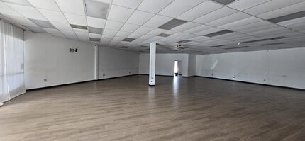 5014 E Busch Blvd, Tampa, FL for lease Interior Photo- Image 2 of 6