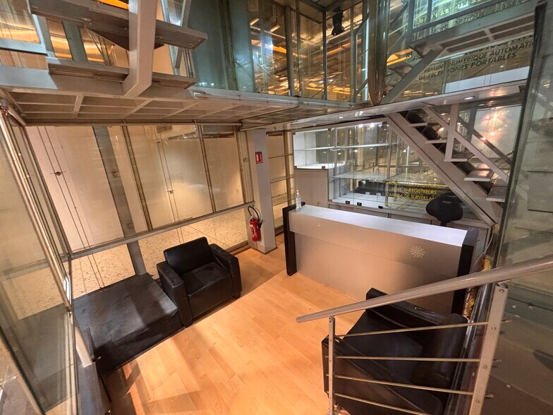 66 Av Des Champs Elysees, Paris for lease - Interior Photo - Image 3 of 7