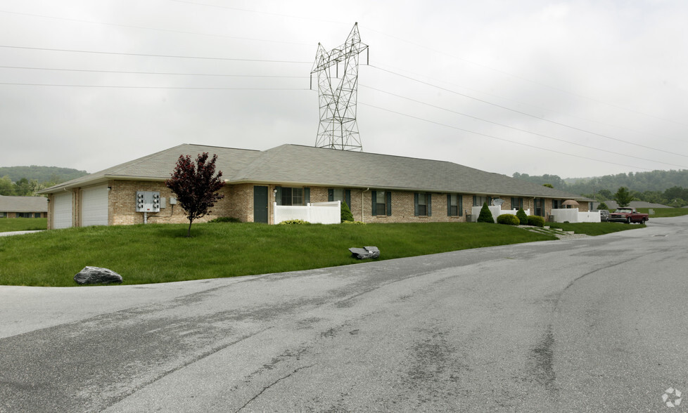 619 Old Quaker Rd, Lewisberry, PA à vendre - Photo principale - Image 1 de 1