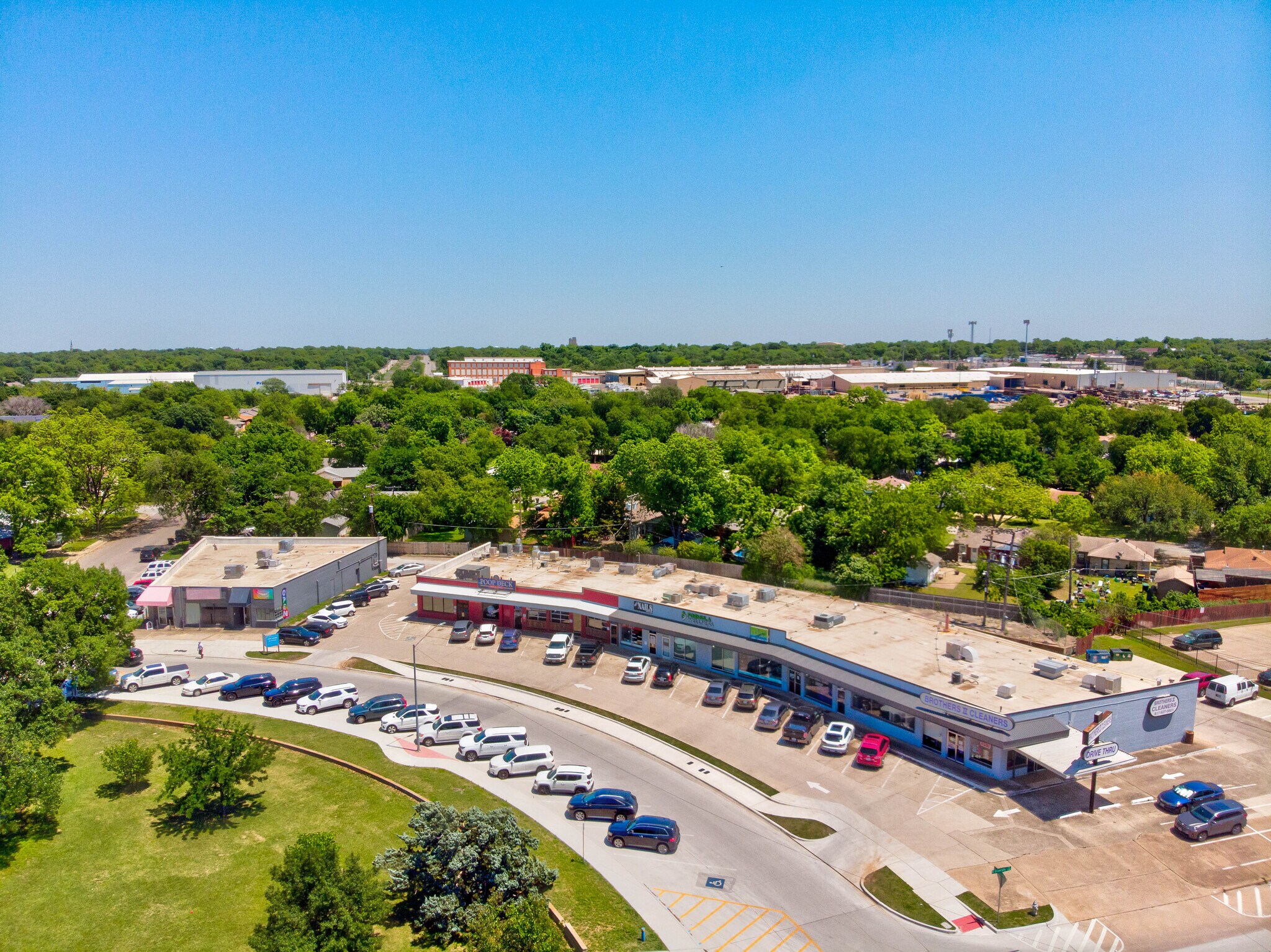 3505-3527 Bluebonnet Cir, Fort Worth, TX à louer Photo du bâtiment- Image 1 de 7
